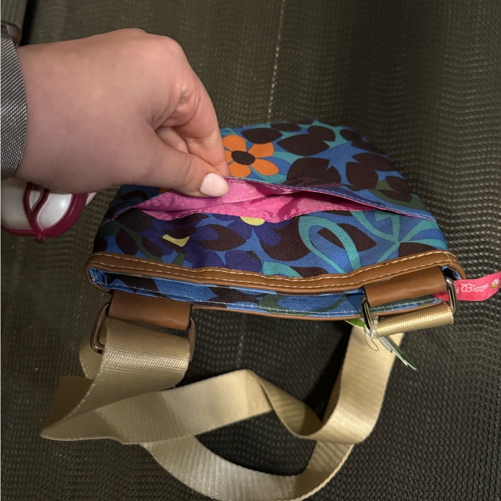 NWT Lily bloom crossbody bag - Picture 5 of 5